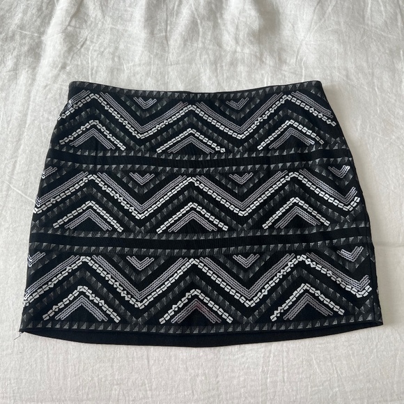 Express Black and Silver/Gray Sequin Skirt size: Medium - Picture 1 of 3